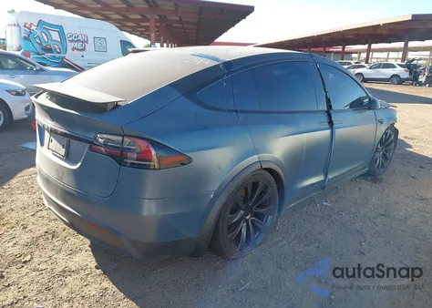 2023 Tesla Model X Dual Motor All-Wheel Drive/Standard Range z USA, uszkodzony, nr VIN 7SAXCBE58PF378409